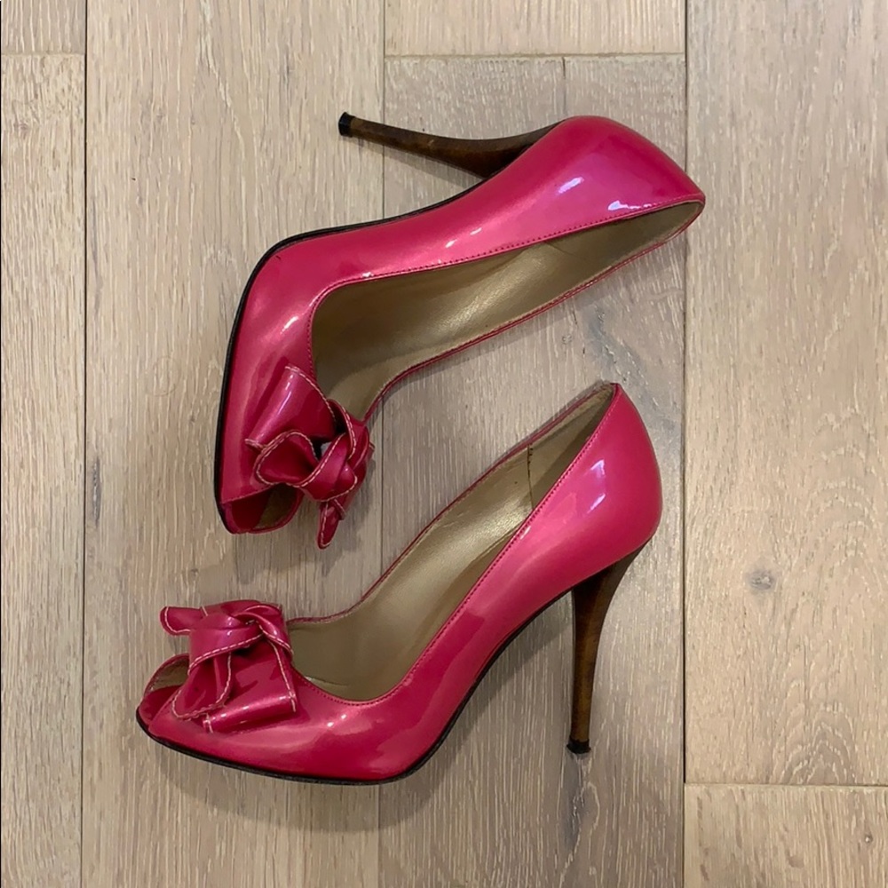 Stuart weitzman pink open toe bow pumps heels 6 M